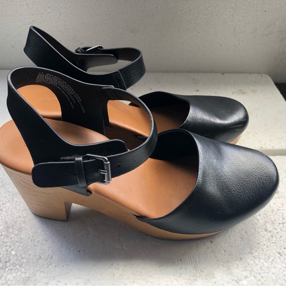 Universal Thread Women’s Black Leather Block Wooden Heal Sandals Size 11 - Picture 5 of 11